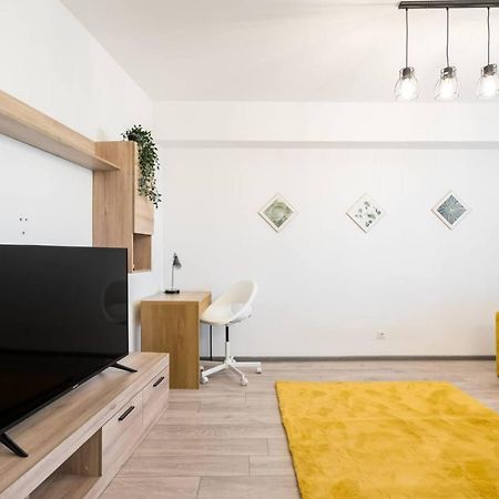 Carol New Building With Balcony Apartment Букурещ Екстериор снимка