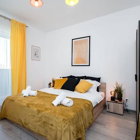 Carol New Building With Balcony Apartment Букурещ Екстериор снимка