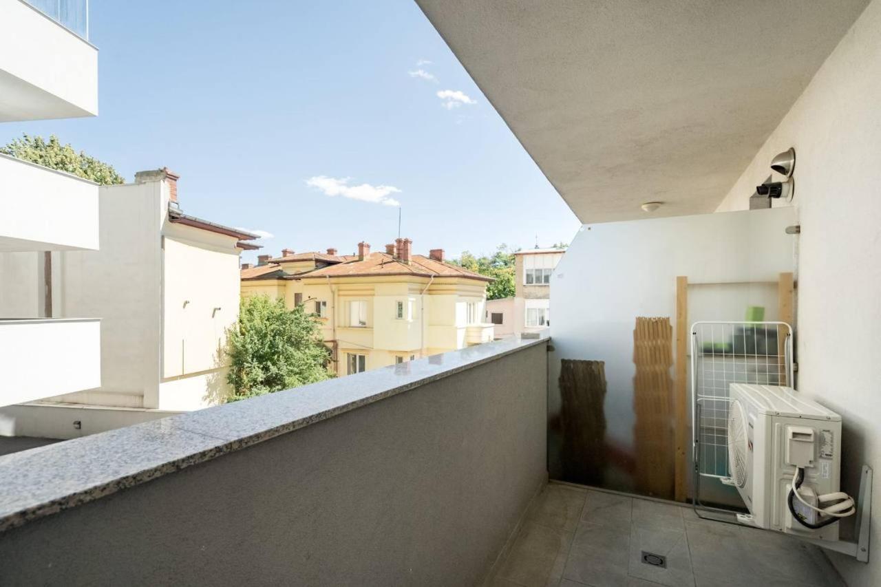 Carol New Building With Balcony Apartment Букурещ Екстериор снимка