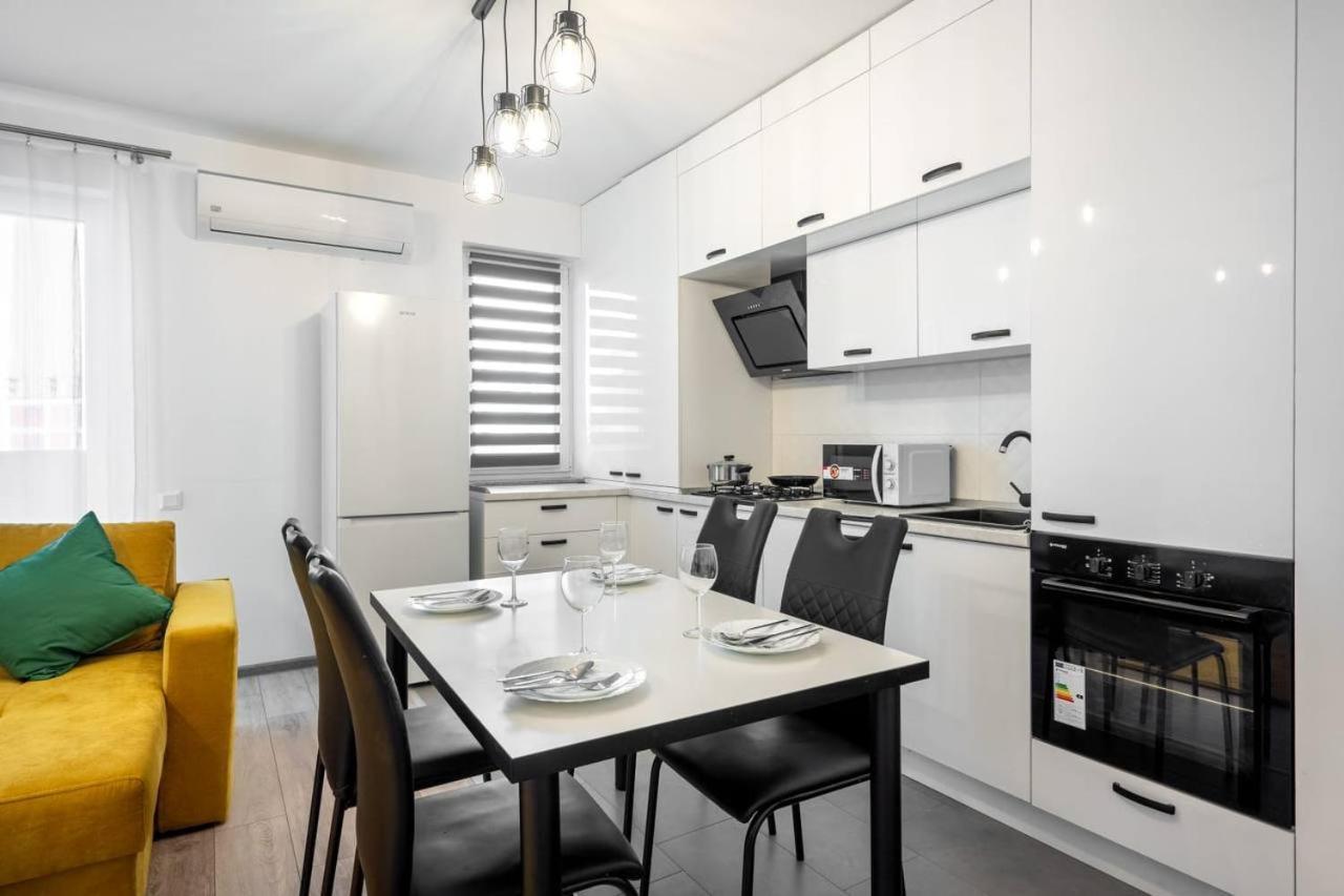 Carol New Building With Balcony Apartment Букурещ Екстериор снимка