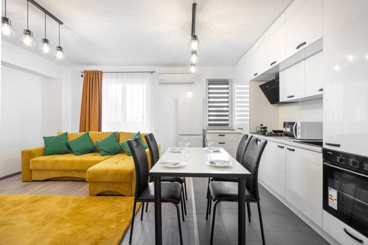 Carol New Building With Balcony Apartment Букурещ Екстериор снимка